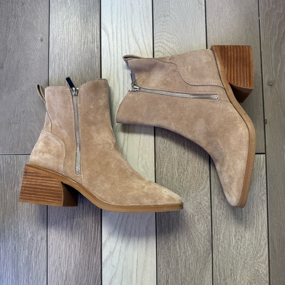 Steve Madden Tan Ankle Booties with Elastic Panels - Picture 1 of 9